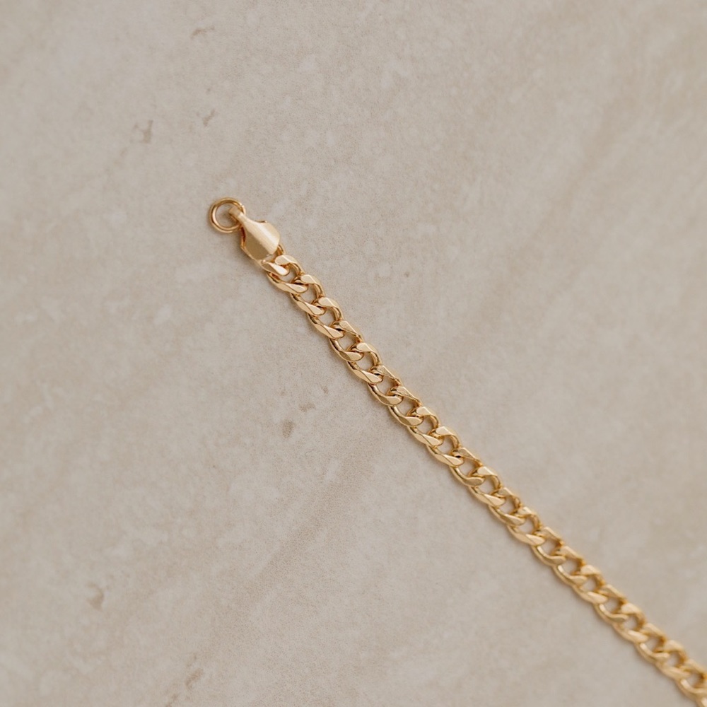 Tribeca Curb Bracelet | 18k Gold Filled - Picture 8 of 10